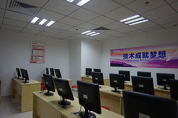 深圳博学实训软件开发培训学校 正规性与选择考量